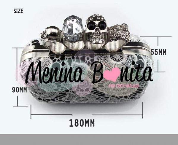 Clutch (preta com anéis) com detalhe em renda.